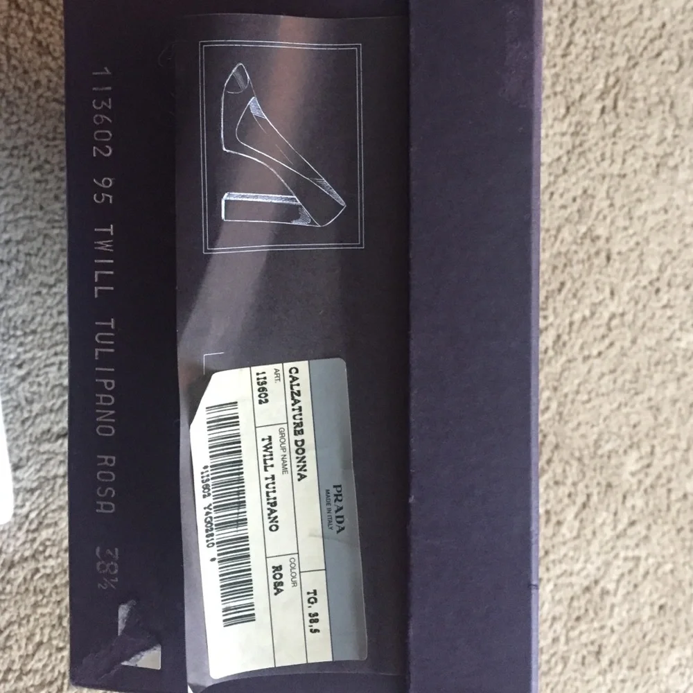 Prada heels size 38 1/2 - Picture 4 of 4